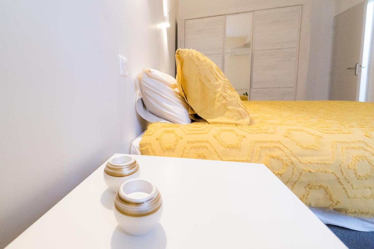 Ravissant Triplex Et Duplex Au Centre De Pont St Esprit Lägenhet Exteriör bild