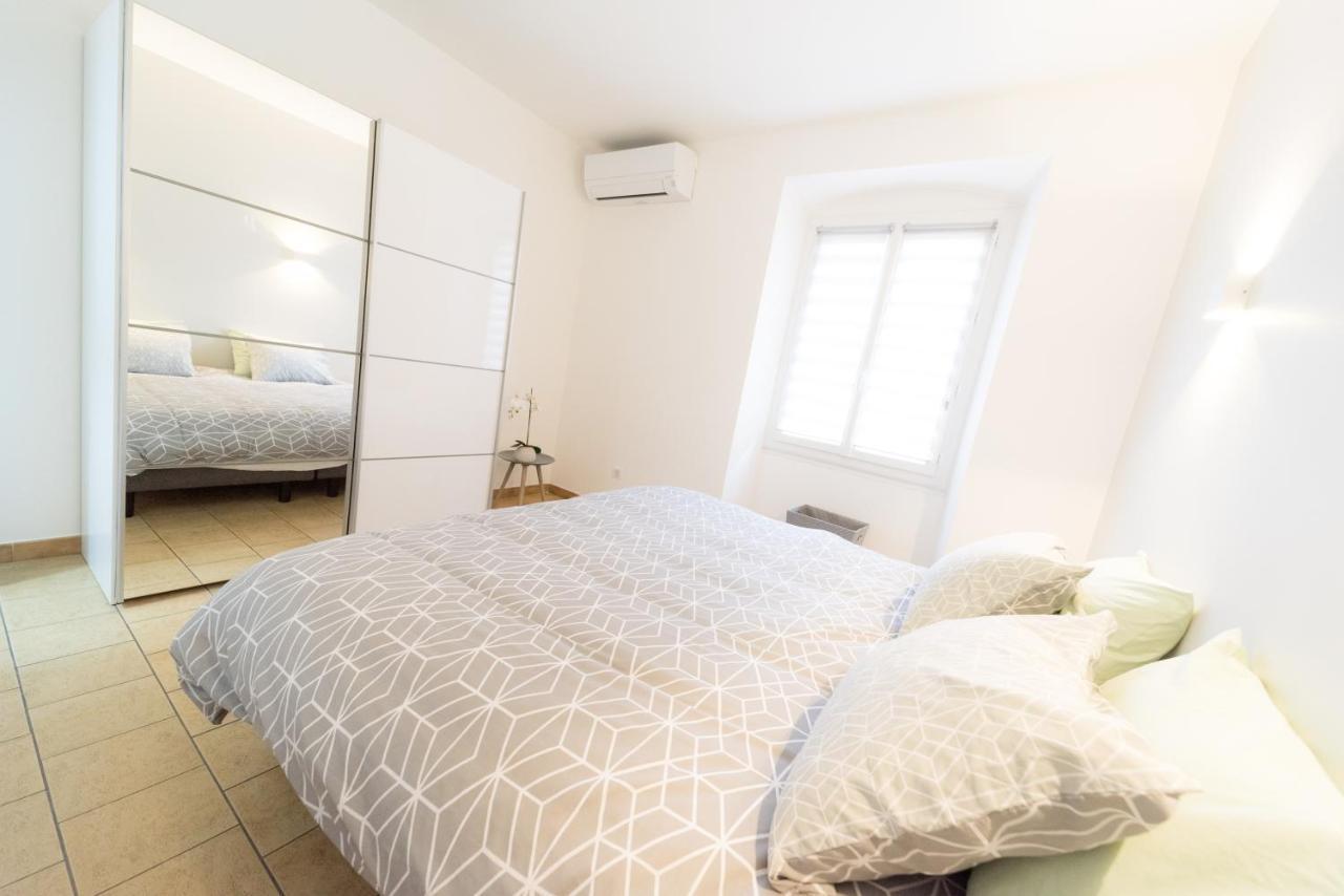 Ravissant Triplex Et Duplex Au Centre De Pont St Esprit Lägenhet Exteriör bild
